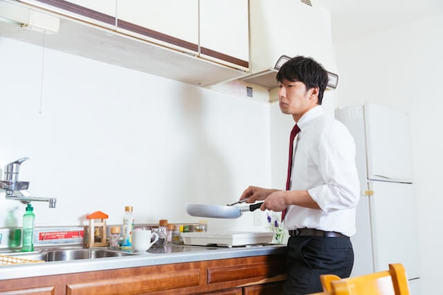 水道料金と使用量の平均を世帯人数で比較